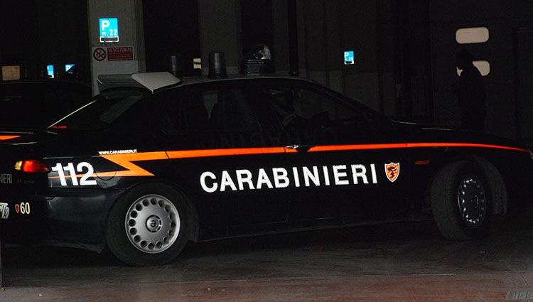 Caselle, sgominata dai carabinieri una coppia di rapinatori seriali. Era il terrore dei supermercati
