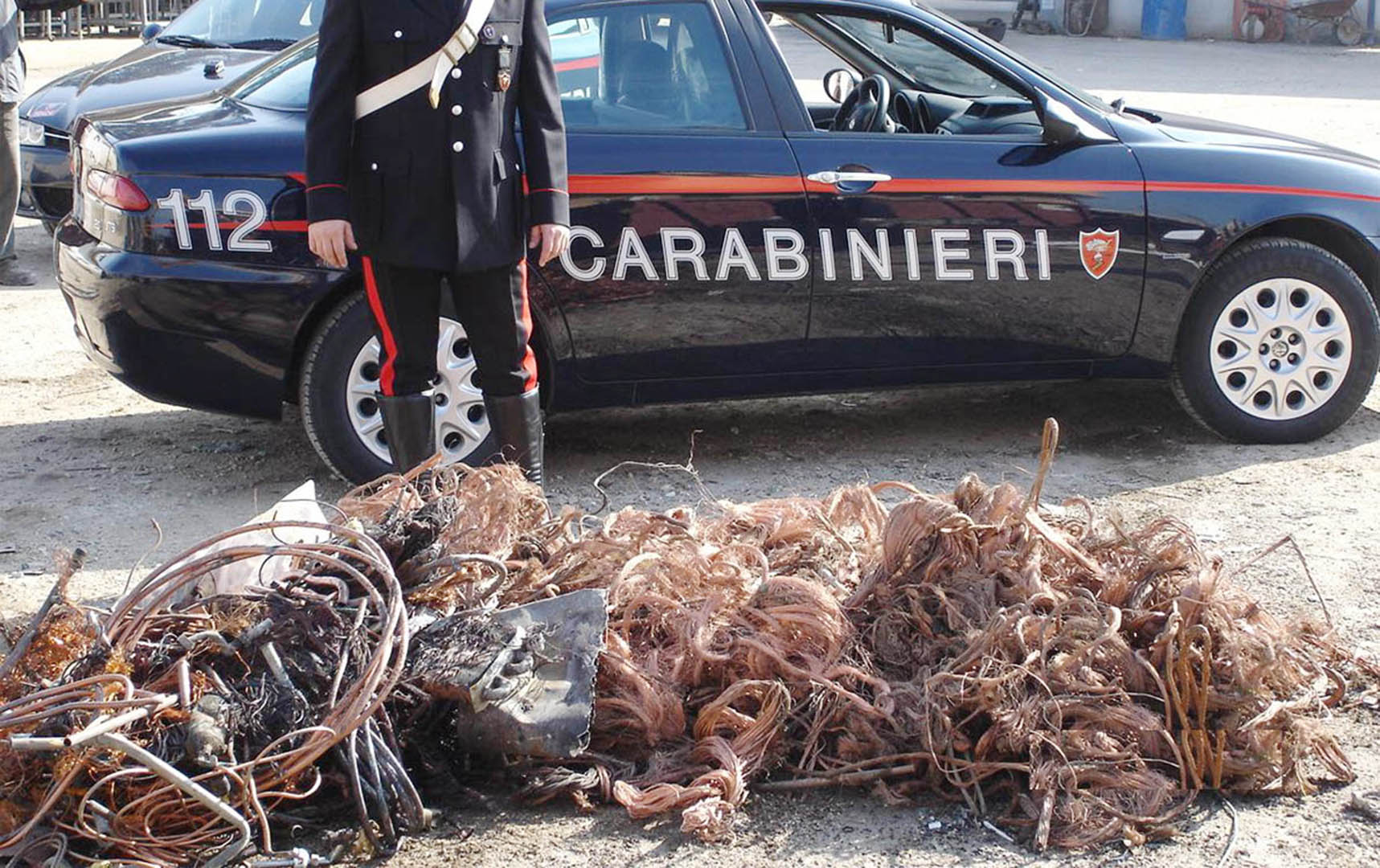 Chivasso: banda di ladri di rame colta in flagrante dai carabinieri. In manette sette uomini