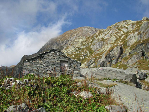Valchiusella, colpito da ictus viene salvato dal genero