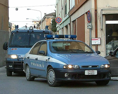 Ivrea violenta: rapinato da un malvivente armato di coltello il titolare della vineria “Nando”