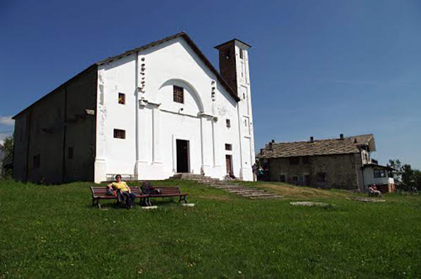 Colleretto Castelnuovo: gli abitanti risistemano la strada che porta al Santuario di S. Elisabetta