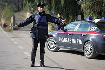 Albiano d’Ivrea: scontro frontale tra due auto e un Tir. Feriti due giovani e vetture distrutte