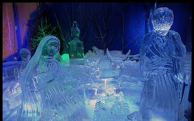 Castellamonte, inaugurato il grande presepe di ghiaccio che si rifà alla tradizione nordica
