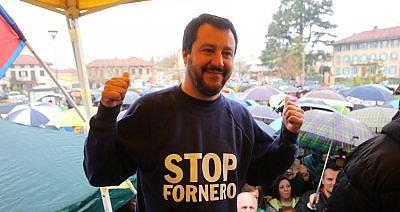 San Carlo Canavese: Salvini protesta sotto la casa di Elsa Fornero: “La riforma pensioni è infame”