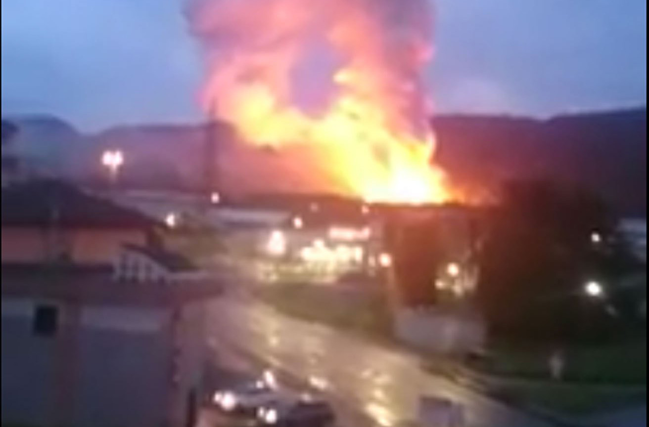 Esplode azienda chimica. Inferno a Scarmagno. Sei i feriti accertati. Oggi a Strambino scuole chiuse