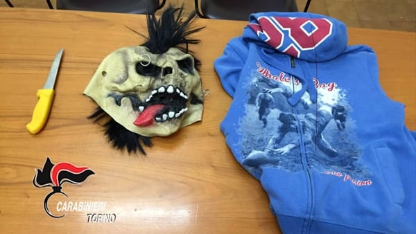 Foglizzo, rapina una donna minacciandola con un coltello. Giovane di 27 anni arrestato dai carabinieri