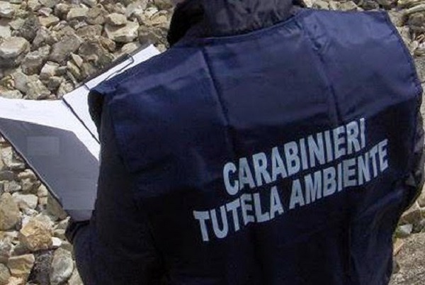 Nole, i carabinieri sequestrano a una donna di etnìa sinti una maxi-discarica a cielo aperto