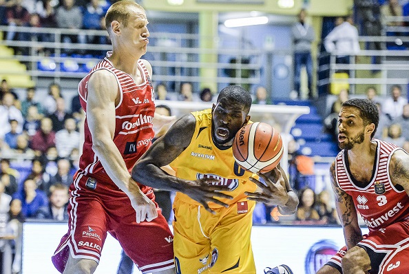 Basket Serie A: terremoto nella panchina della Fiat Torino. Luca Banchi sostituisce Frank Vitucci