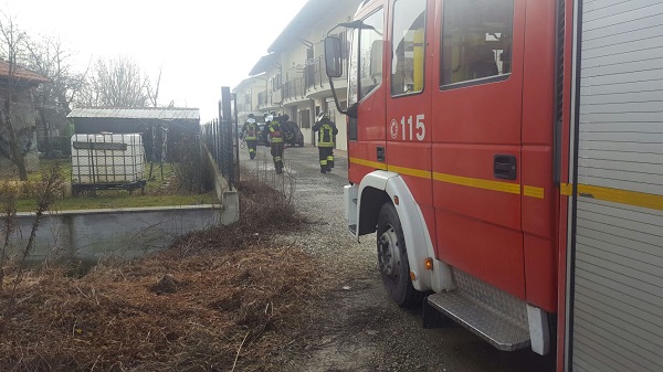 Rivarolo Canavese, paura per la canna fumaria in fiamme di una villetta in frazione Argentera