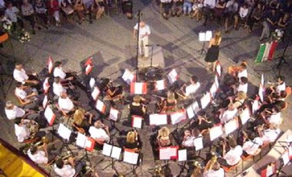 Ivrea, la Filarmonica Botta di San Giorgio in concerto al teatro Giacosa per l’Umbria colpita dal sisma