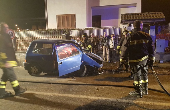 Castellamonte, pensionata di 87 anni si schianta in auto contro un muretto. E’ grave in ospedale