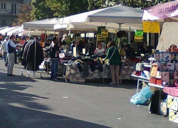 Cordoglio in Canavese per il suicidio, causato da problemi economici, di una coppia di ambulanti biellesi