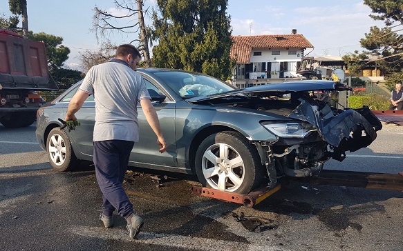 Violento scontro tra due auto sulla strada provinciale Ozegna-Caluso. Feriti i conducenti