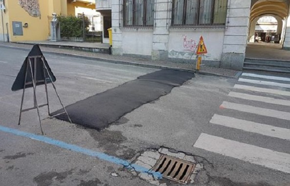 Castellamonte: i dossi sono troppo alti e vanno rifatti. E’ polemica sui dissuasori definiti “elettorali”