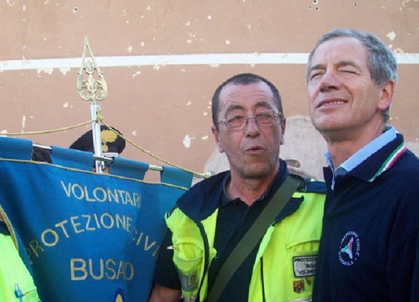 Busano, centinaia di persone ai funerali di Simondino Mollo: “Addio, il cammino ti sia lieve”