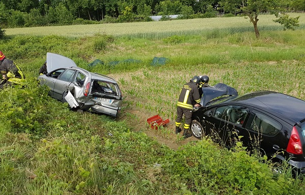 Ozegna, tamponamento stradale alla curva del “Bogo”. Ferita una pensionata 84enne di Ivrea