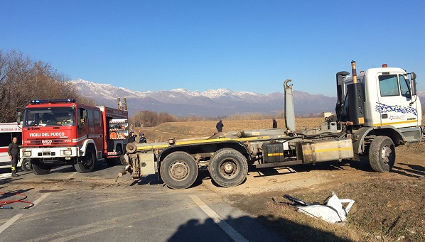 Rivarolo Canavese: drammatico incidente sulla circonvallazione. Ferito un giovane autista di 25 anni