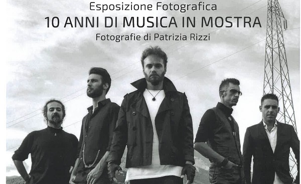 Rivarolo Canavese: dieci anni di musica della band “Antinomia” nelle fotografie di Patrizia Rizzi