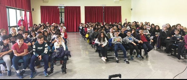 Bosconero/Rivarolo: 200 studenti alla presentazione del progetto Lions “Missione Agenti Pulenti”