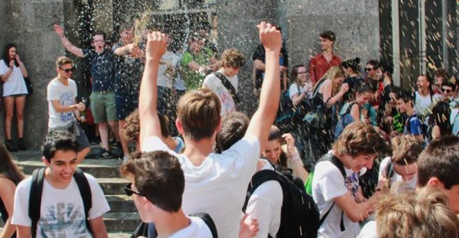 Covid, la Prefettura agli studenti: “No ai festeggiamenti per la fine dell’anno scolastico”