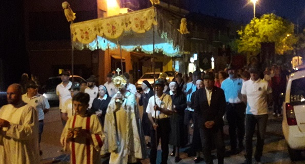 Favria/Oglianico: centinaia di fedeli al Corpus Domini, un evento religioso particolamente seguito