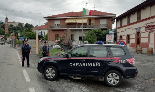 Valperga: andavano a scuola con la droga in tasca. Denunciati dai carabinieri 2 studenti
