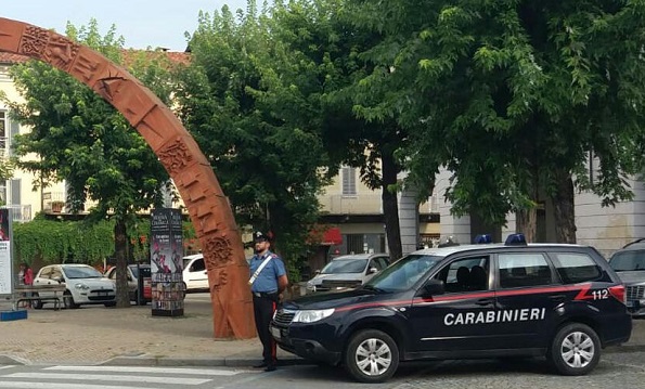 Castellamonte: spacciatore ricercato da dieci mesi arrestato dai carabinieri in casa di un amico