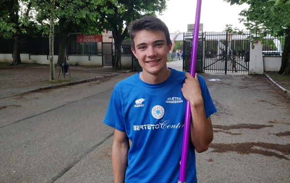 Atletica: il chivassese Samuele Gaschino primo tra gli allievi del lancio del giavellotto