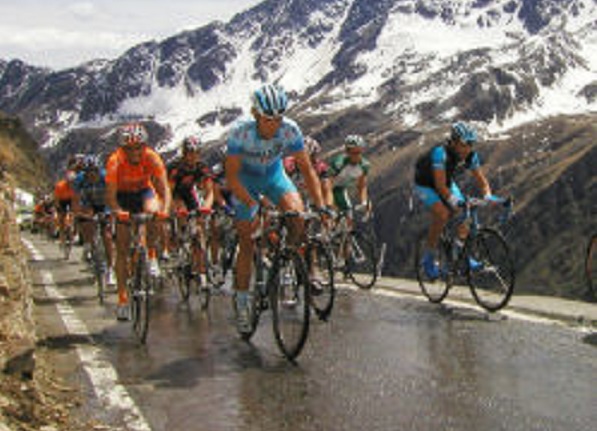 Giro d’Italia: monta la polemica sulla tappa al Serrù. Legambiente: “Così si danneggiano gli animali”