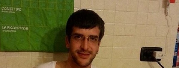 L’ultimo saluto di Azeglio a Emanuele stroncato a 36 anni da un male incurabile. Il giovane lascia due figli