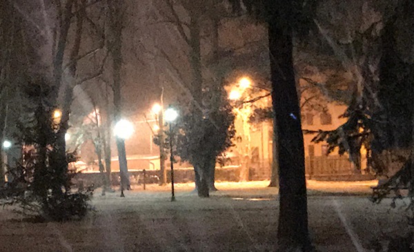 Previsioni del tempo: domani, giovedì 19, precipitazioni sparse. Neve a quota 200 metri