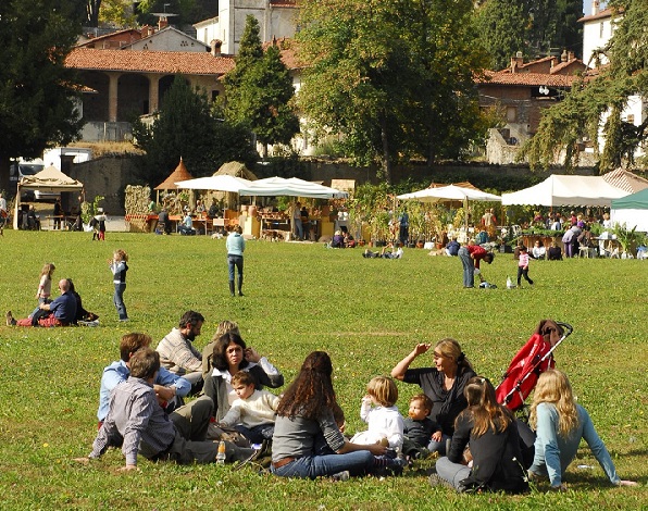 Il Fai apre le porte delle antiche dimore: a Pasquetta giochi e picnic al castello di Masino