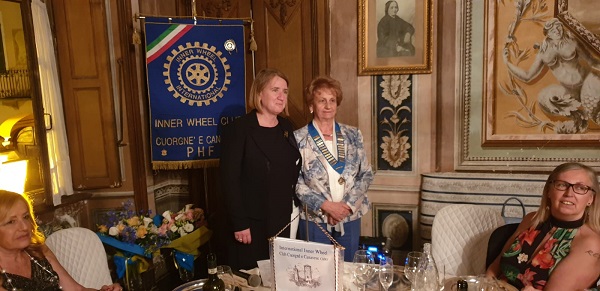 Cambio della guardia ai vertici dell’Inner Wheel: Anna Maria Rosboch subentra a Roberta Farina