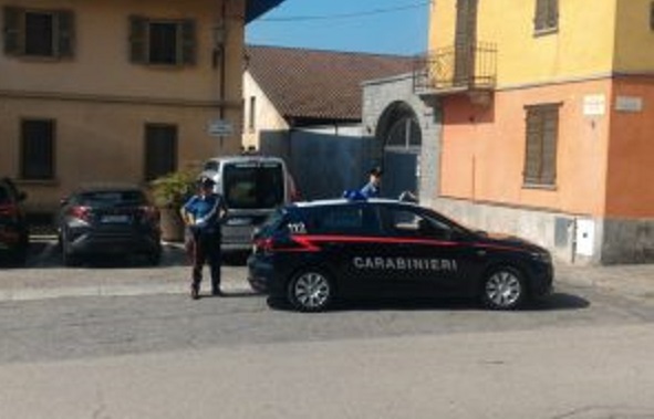 Chivasso: tentavano di rubare all’interno delle auto. Arrestati due uomini di 32 e 53 anni