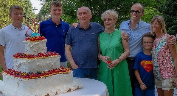 Rivarolo Canavese: Eraldo Bausano compie 80 anni. E i collaboratori festeggiano il loro presidente