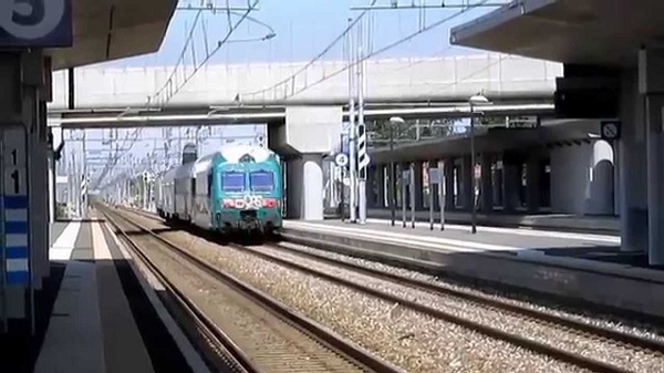 Torino, falso allarme alla stazione Lingotto: treni nel caos e pendolari in ostaggio dei ritardi. 32 i treni cancellati