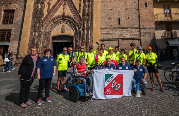 Chivasso ha accolto gli atleti ipovedenti che partecipano alla “Torino-Venezia” in tandem