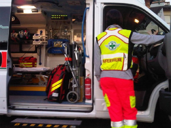 Castellamonte: violento scontro tra due auto sulla provinciale a Spineto: una ragazza ferita, traffico in tilt