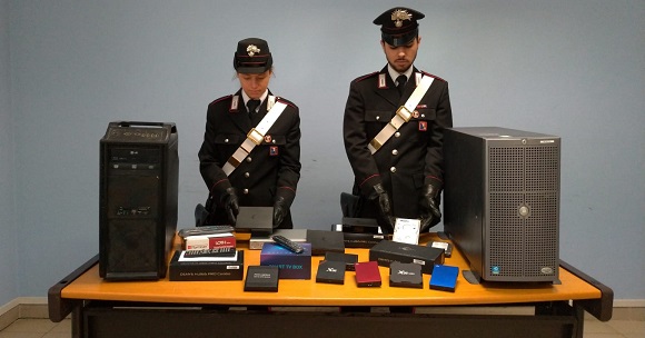 Canavese: vendevano abbonamenti pay tv “pirata”. I carabinieri denunciano 15 persone