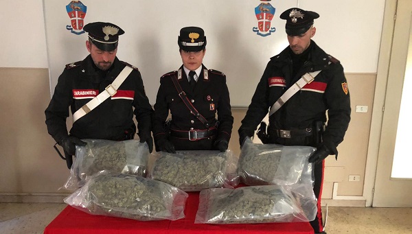 Rivarolo: trasportava in auto 5 chili di marijuana. In manette pusher 38enne di Castellamonte