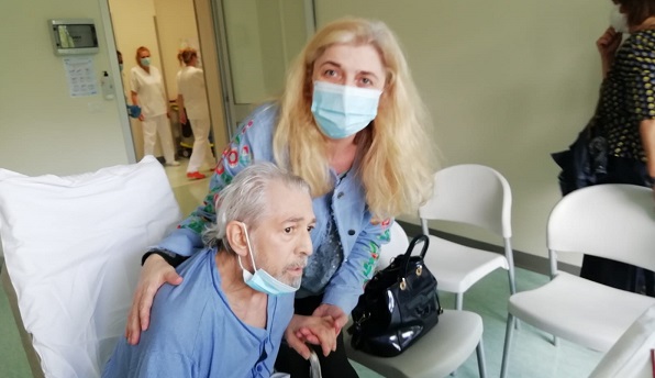 Fiori d’arancio al San Giovanni Bosco: malato terminale sposa dopo 28 anni la compagna di vita