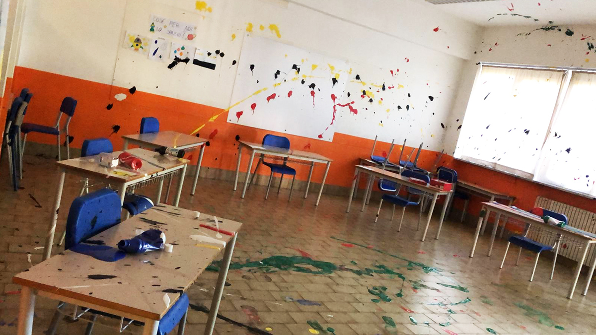 Solidarietà a Volpiano: imprese e cittadini sostengono la scuola danneggiata dai vandali