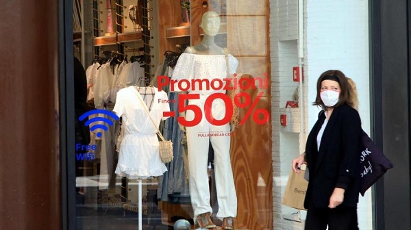Piemonte: da oggi, sabato 25 luglio, via libera ai saldi estivi per sostenere il commercio locale