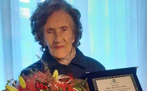 Castellamonte festeggia i cento anni della mitica “Zia Delfina”. Gli auguri del sindaco Pasquale Mazza