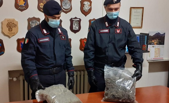 Rivarolo: erano in possesso di un chilo di droga da spacciare. In manette due giovani di Volpiano