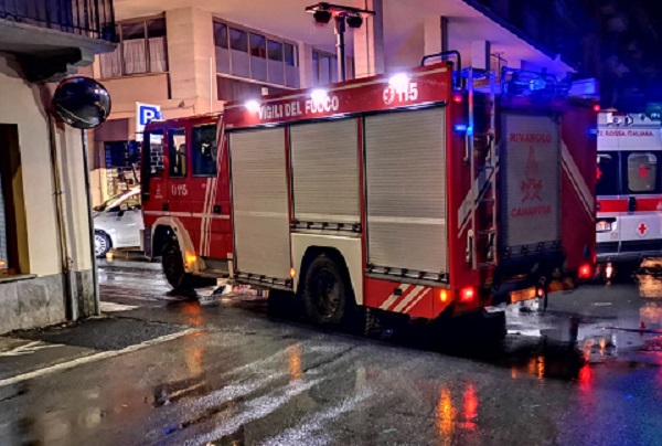 Rivarolo Canavese: giovane perde il controllo dell’auto e si schianta contro la cancellata di una casa