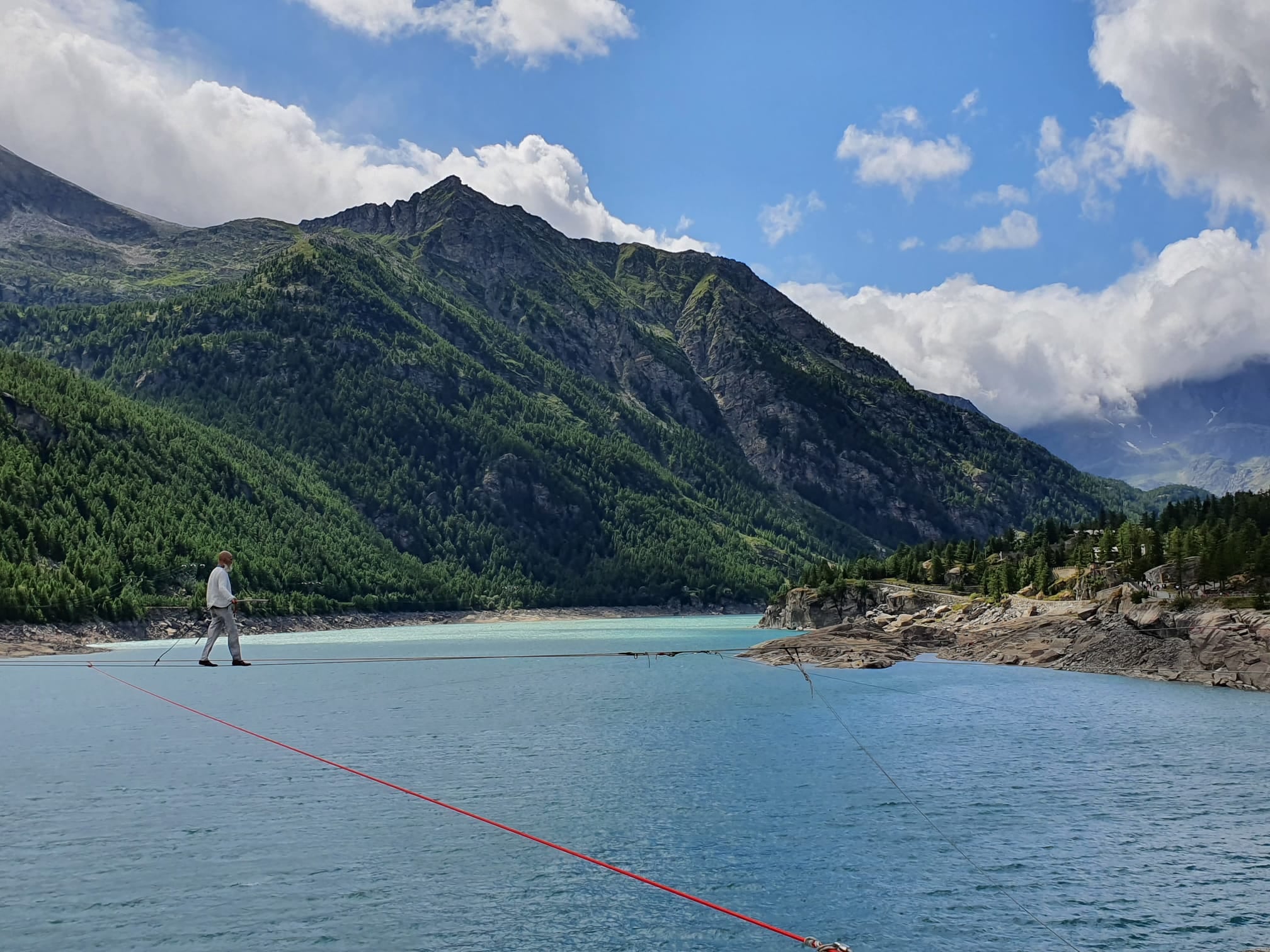 Previsioni del tempo: tempo stabile su tutte le regioni. Deboli nevicate sulle Alpi