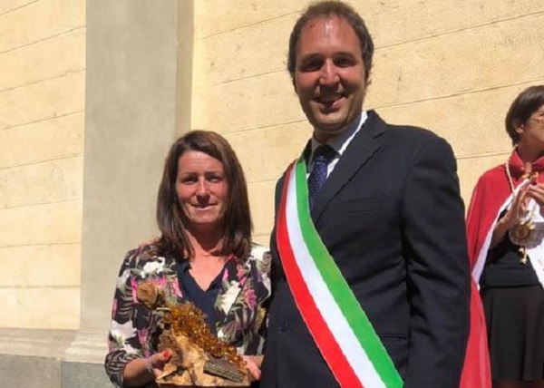 Agliè trionfa alla “Festa dell’Uva” di Caluso. A Chiara e Marino Massoglia il “Grappolo doro”