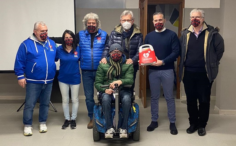Chivasso: la Re-Heart di Lusigliè dona un defibrillatore alla “Hope Running”