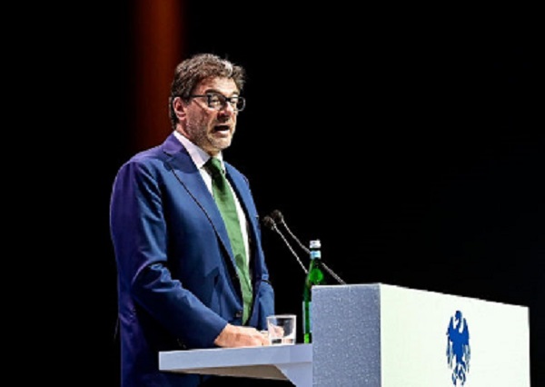 Economia: il governo stanzia 200 milioni a fondo perduto per le attività colpite dal Covid